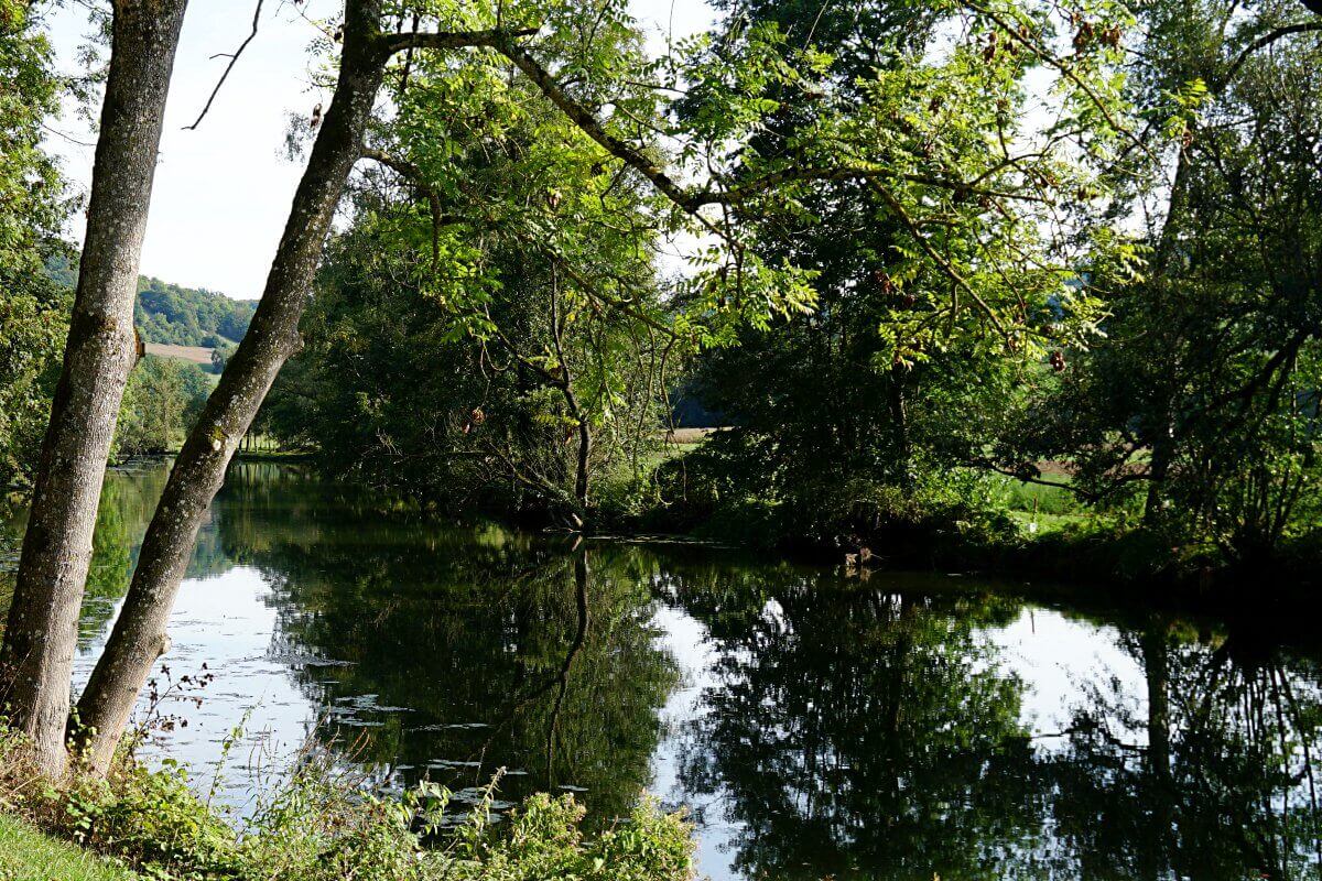 Jagst bei Langenburg auf dem Pfad der Stille in Hohenlohe