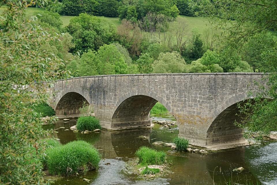 Steinbruecke ueber die Jagst in Oberregenbach 