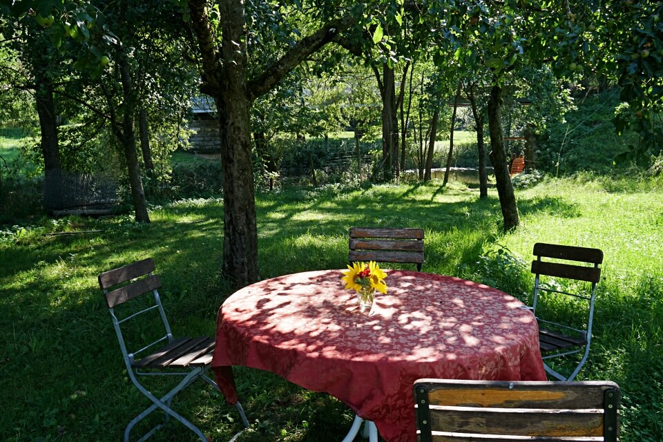 Wiese auf dem Hofcafe der Jagsttalranch Gerabronn in Hohenlohe