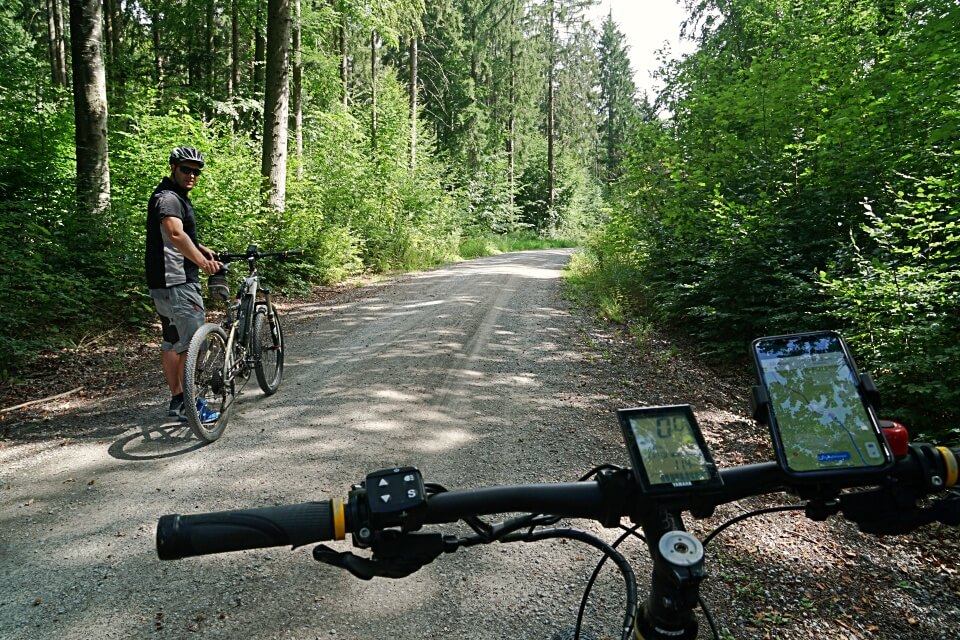 Auf der Kohlenstrasse durch die Limburger Berge