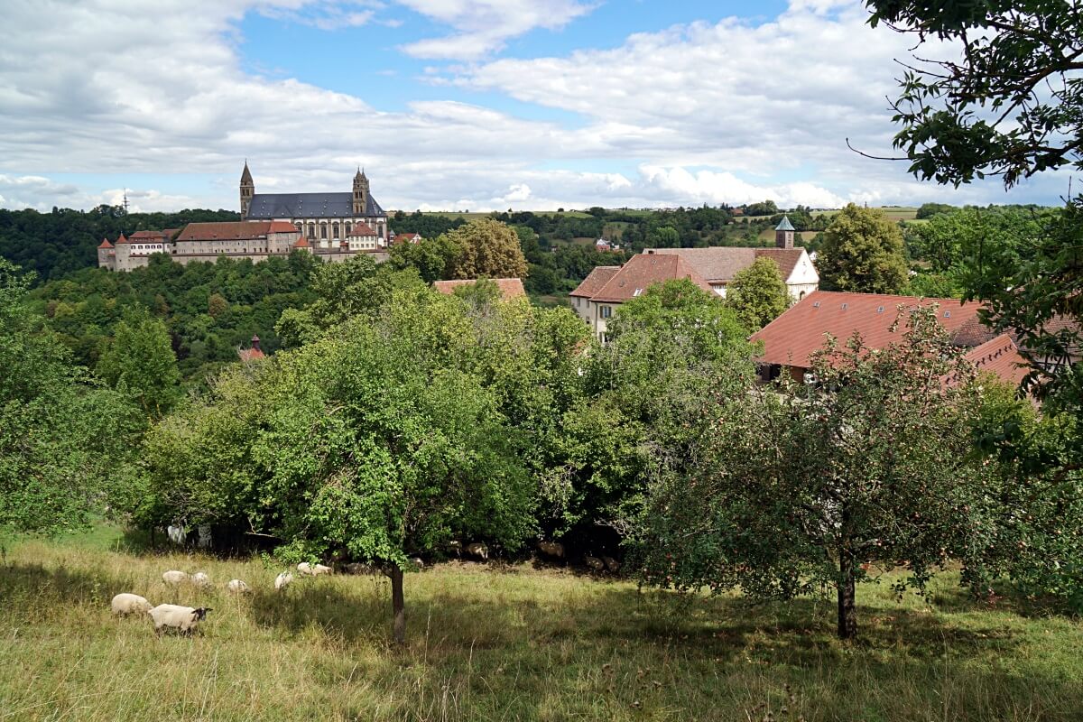 Blick auf Kloster Grosscomburg von der Kleincomburg in Schwaebisch Hall