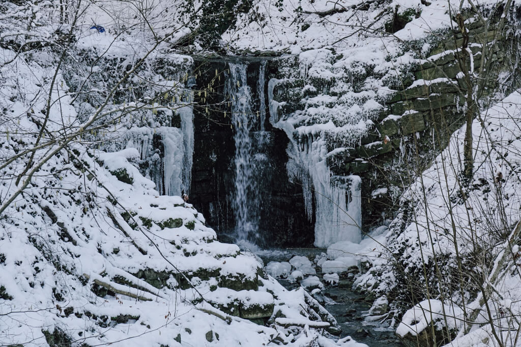 Vereister Schindbach bei Langenburg im Winter