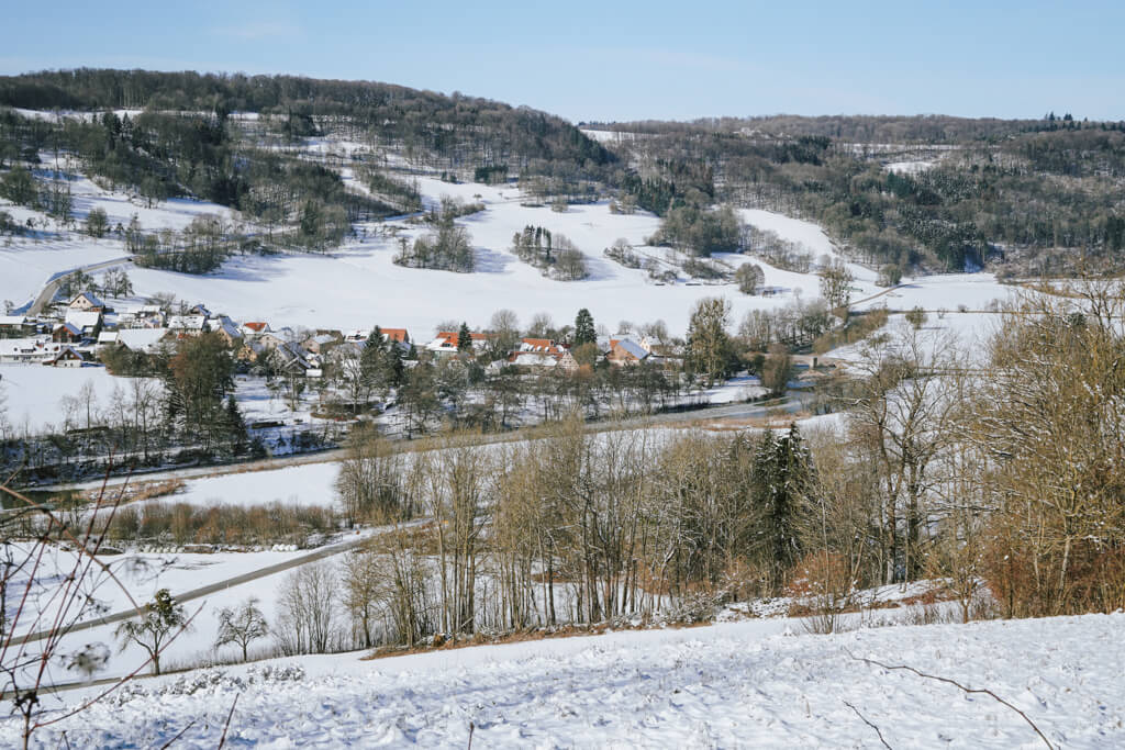 Blick auf das Jagsttal im Winter