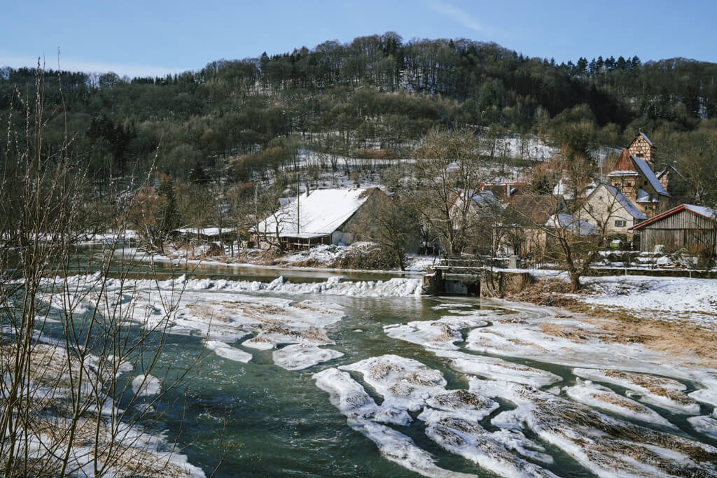 Das Wehr in Unterregenbach an der Jagst