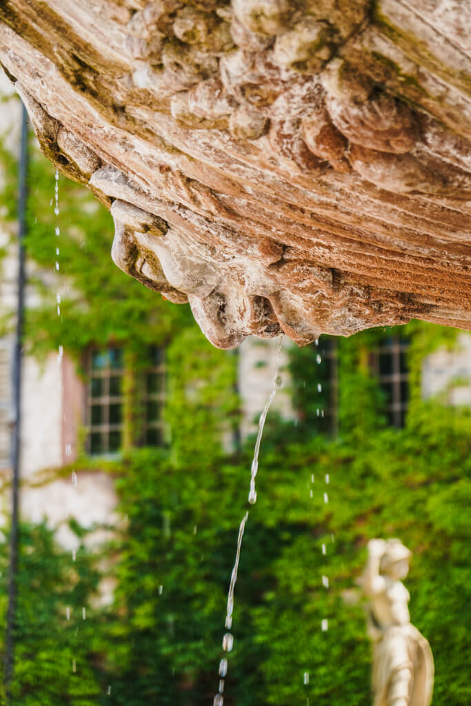 Brunnen im Abteigarten von Kloster Bronnbach