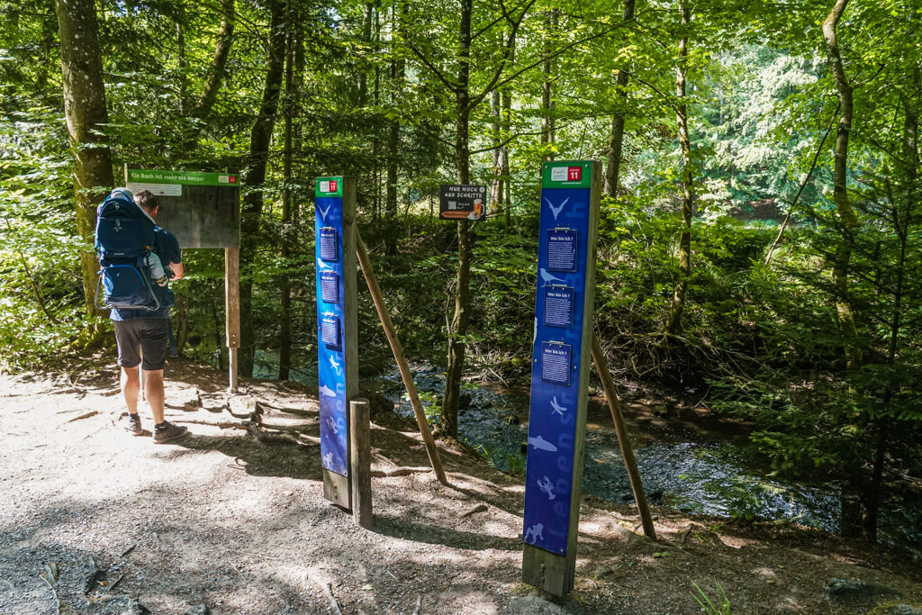 Station beim Wandern auf dem Fuxi Pfad im Schwaebisch Fraenkischen Wald