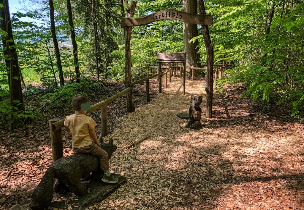 Wettrennen Maus und Fuchs im Maerchenwald Gschwend auf dem Walderlebnispfad